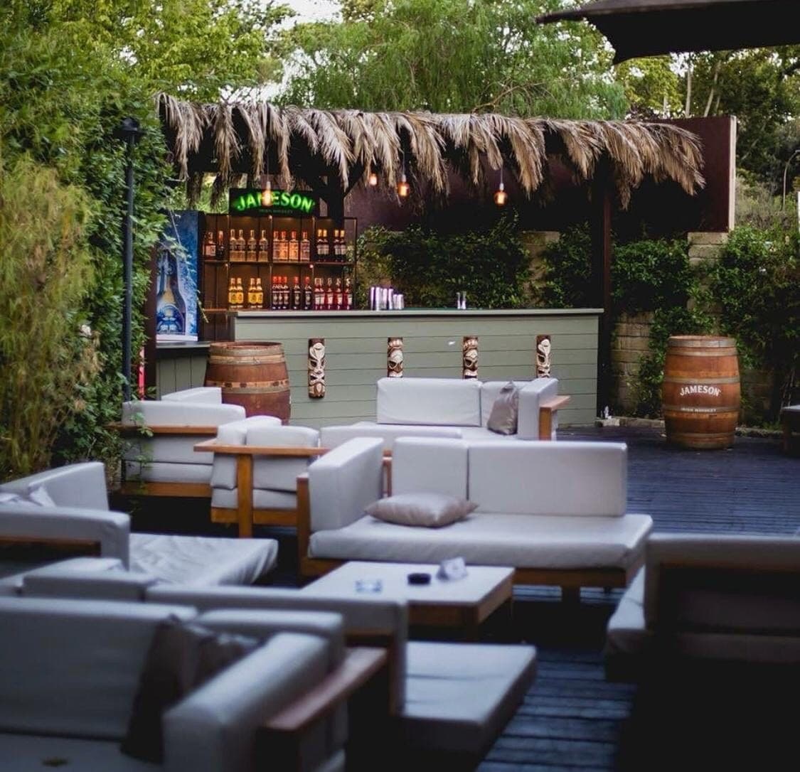 Blume Lounge