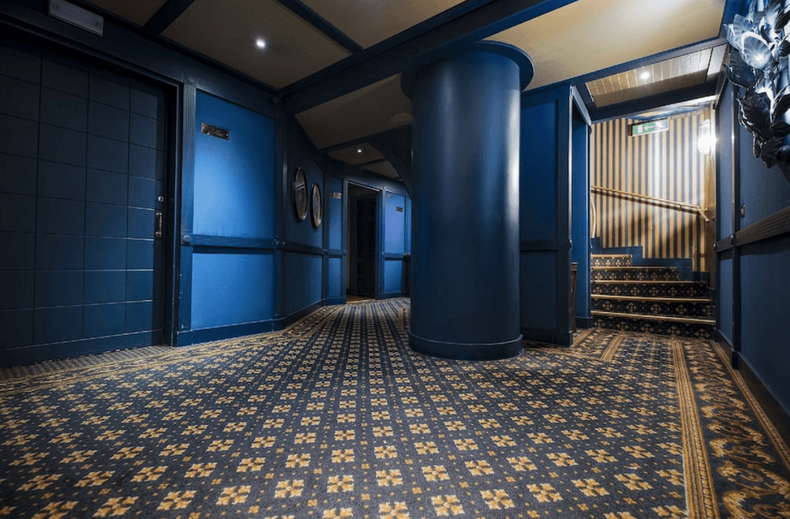 Hotel Colony