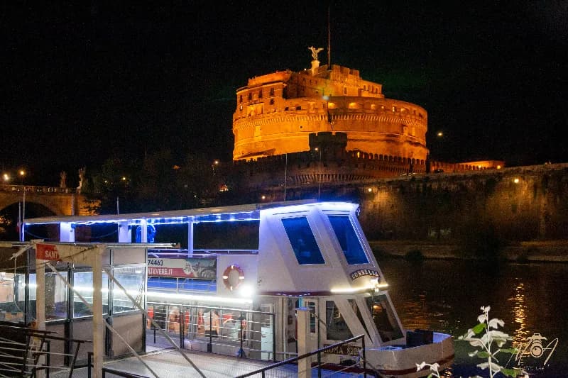 Battello sul Tevere