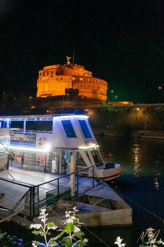 Battello sul Tevere