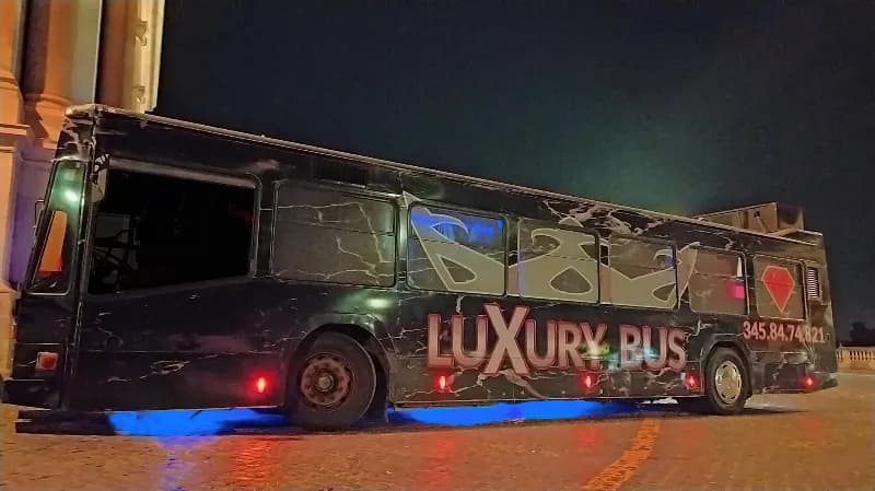 Fashion Bus