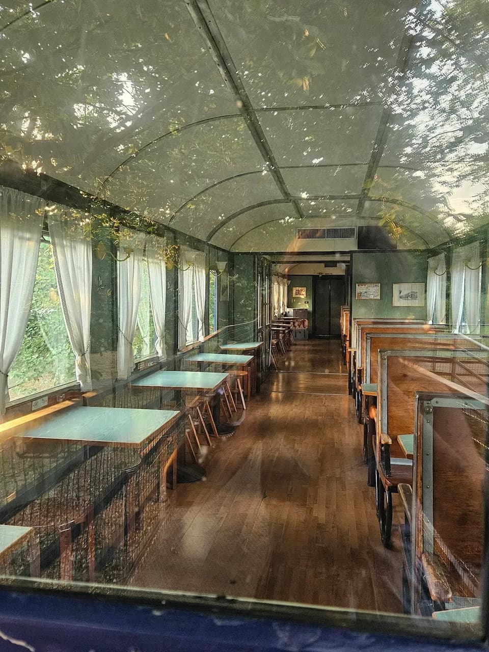 Voiture Cafe
