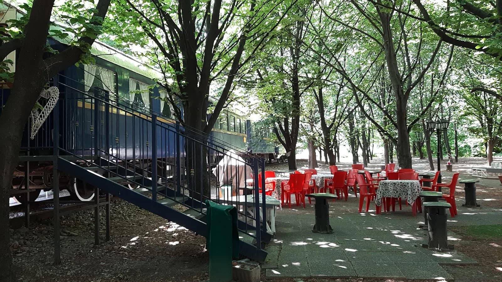 Voiture Cafe
