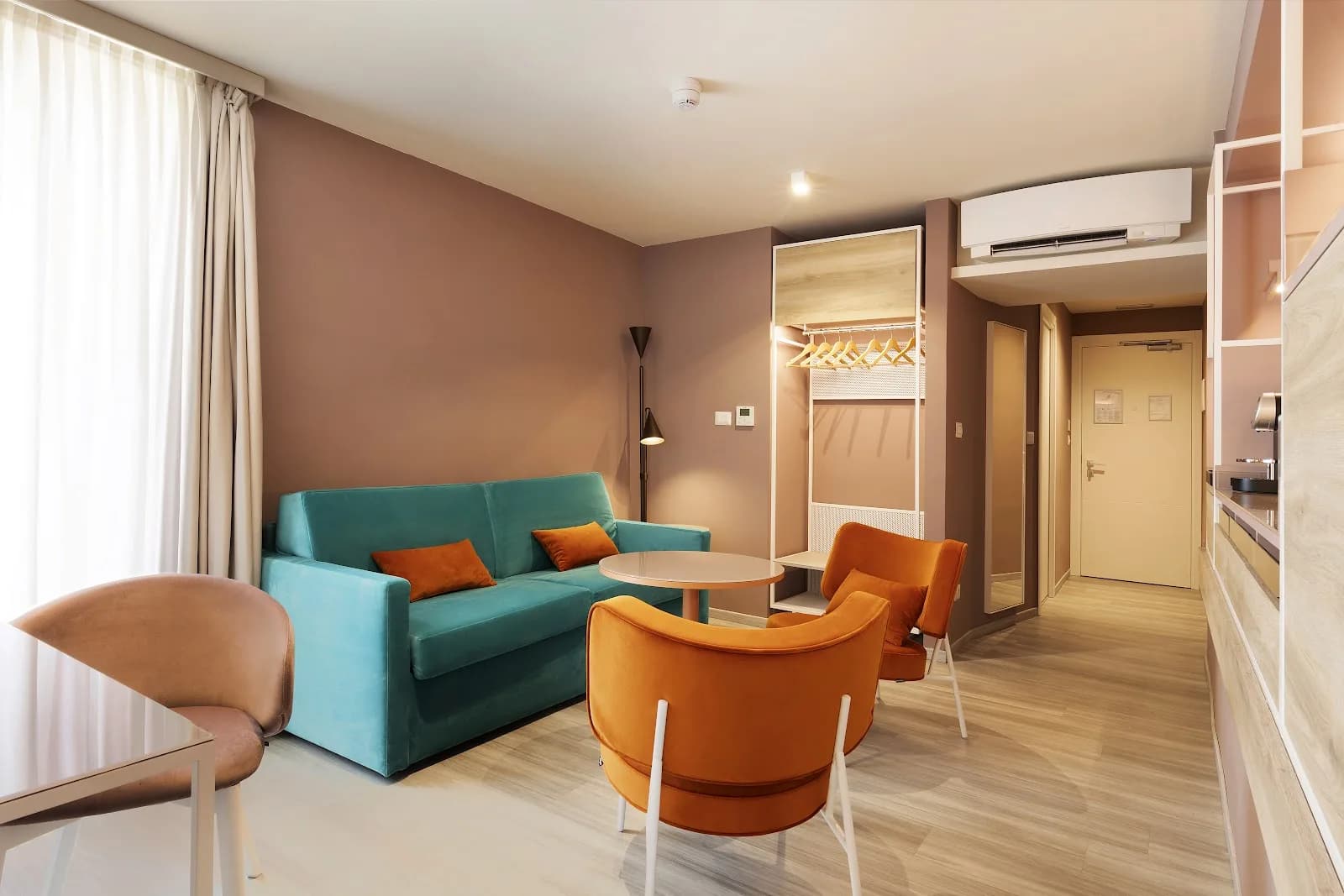 Adesso Hotel