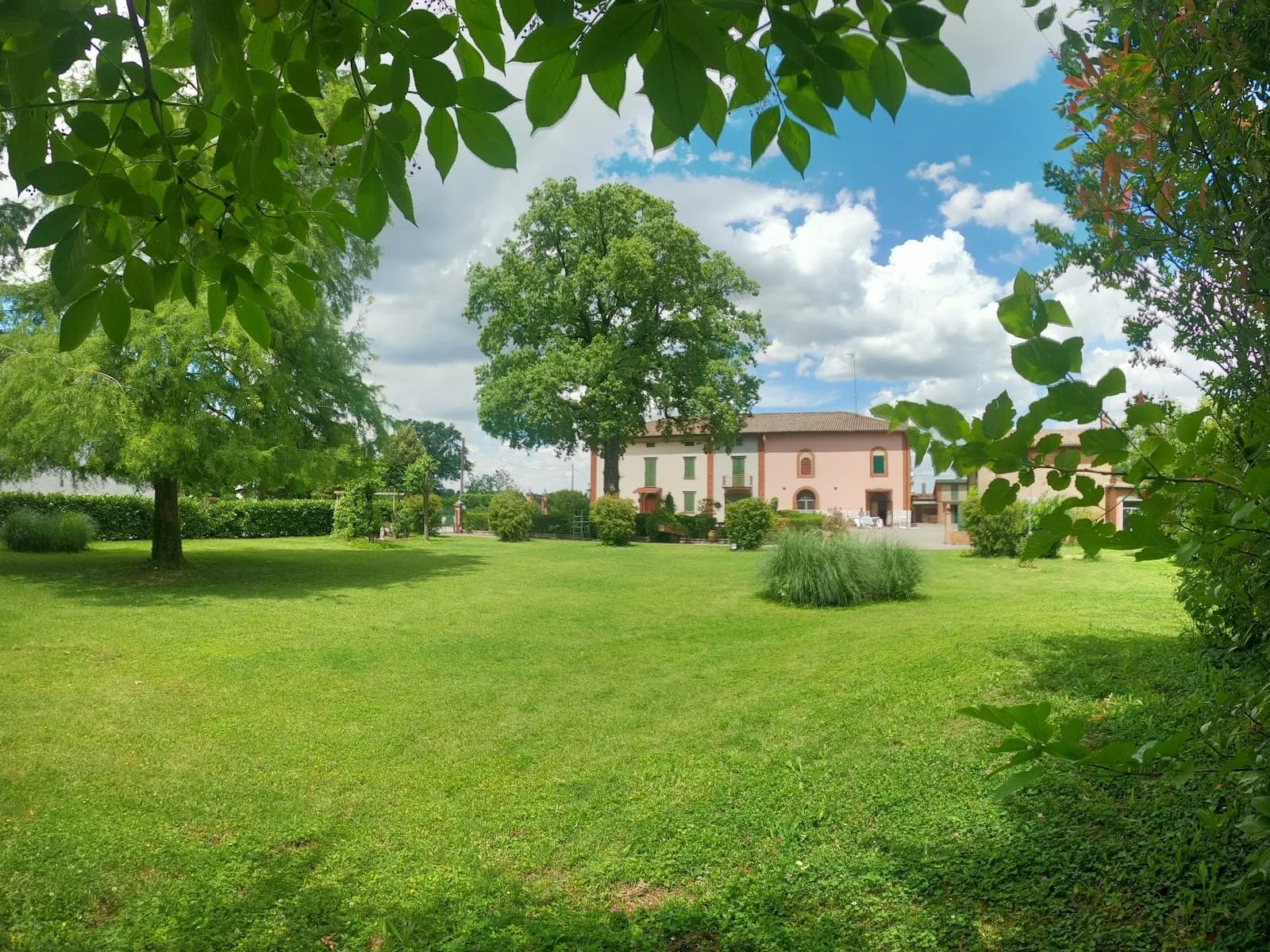 Garden Cantarana