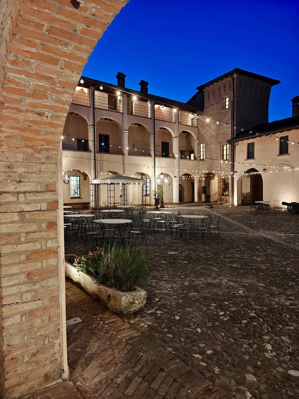 Hotel Ristorante La Tavola Rotonda