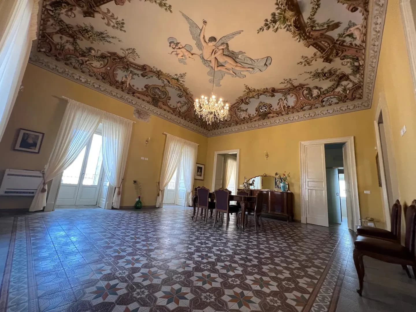 Hydrapalace