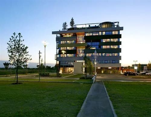 Ipoint Hotel