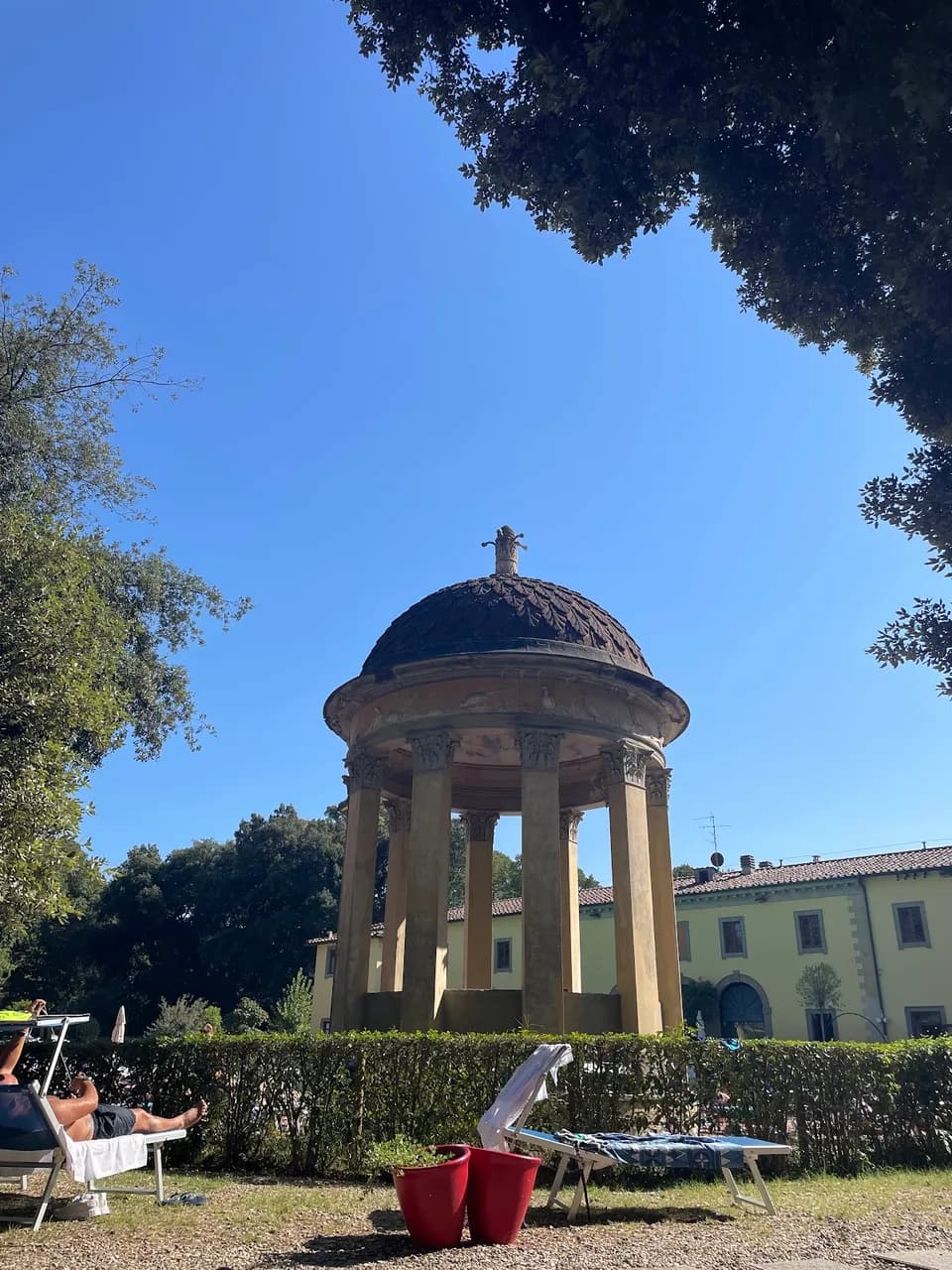 Le Pavoniere