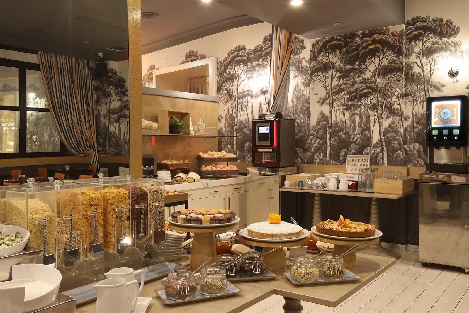 Leonardo Hotel Milan City Center 2
