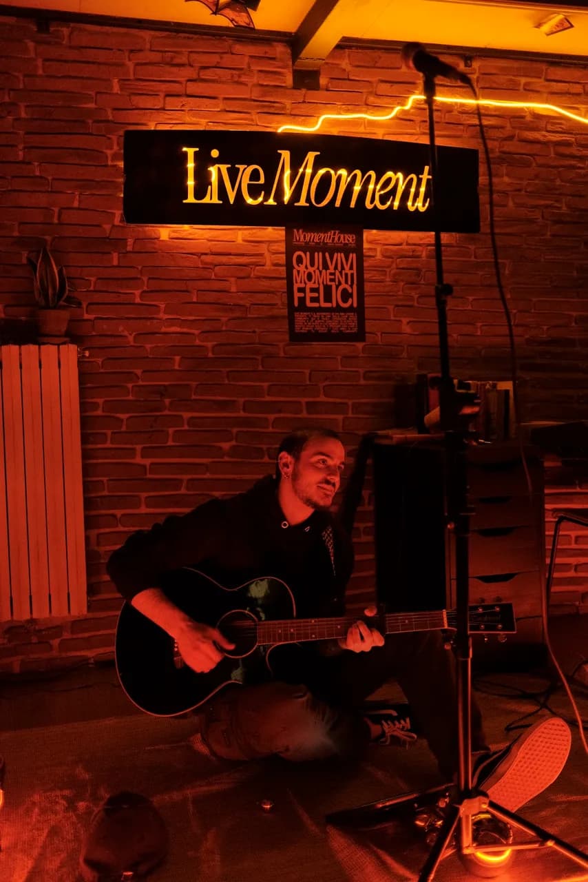 Live Moment