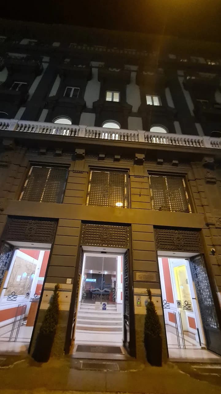 Polo Dello Shipping