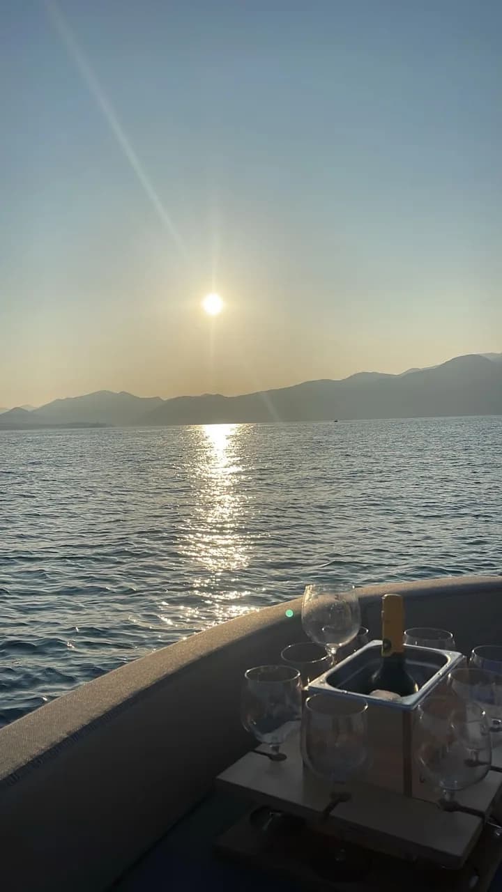 Prua Boat Rental