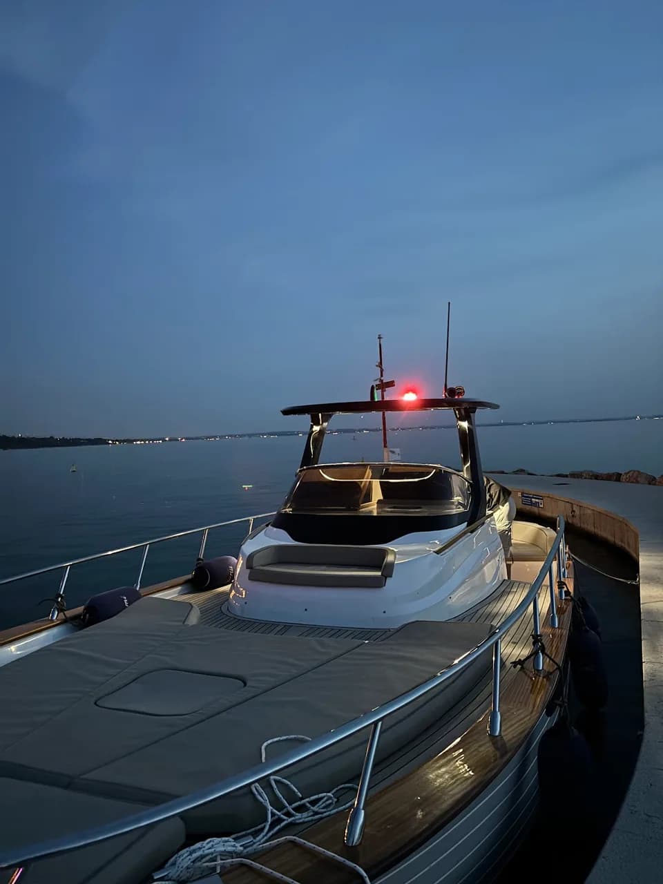 Prua Boat Rental