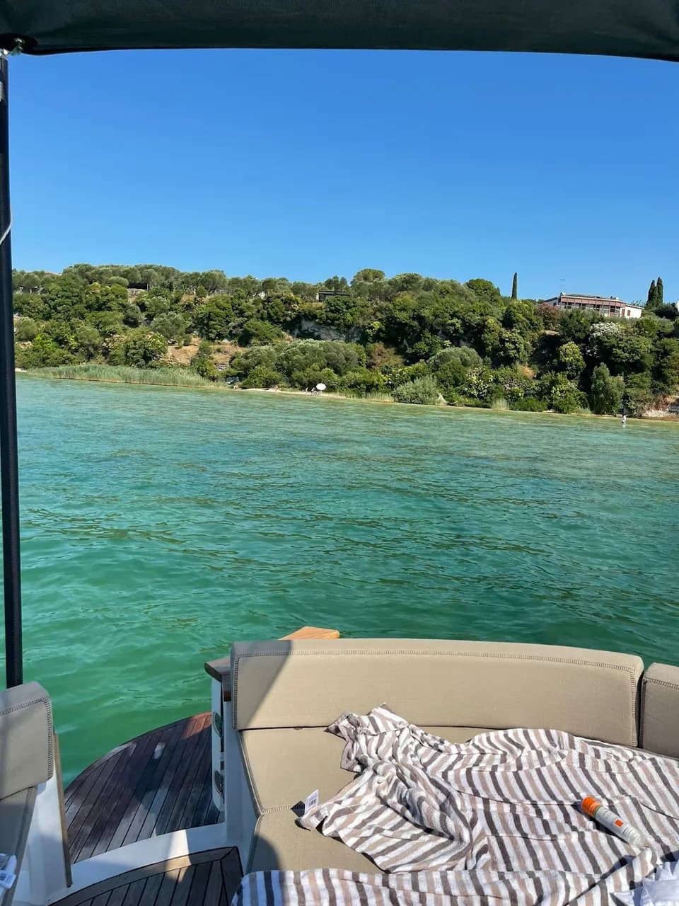 Prua Boat Rental
