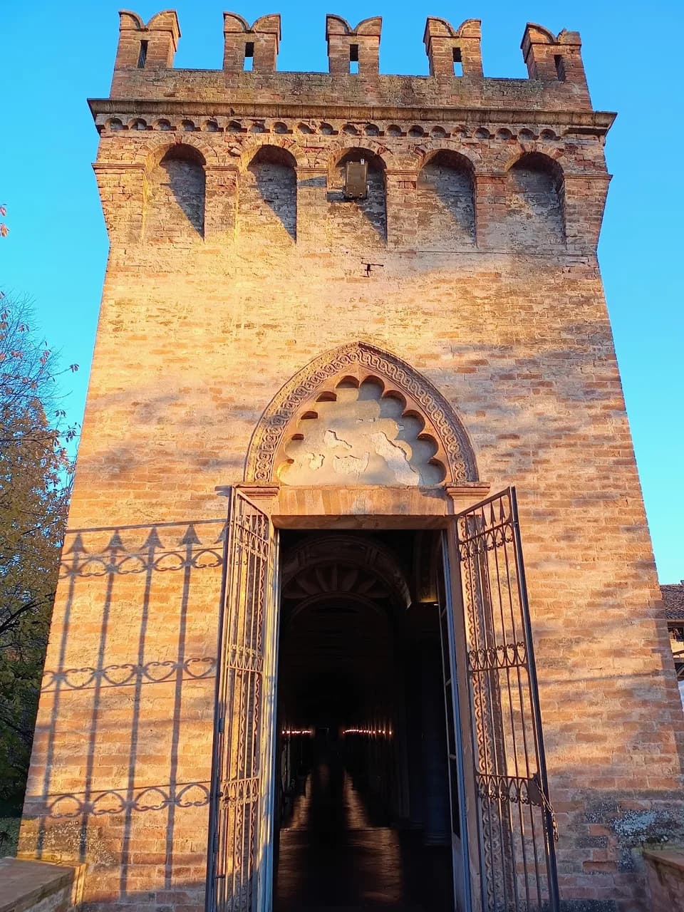 Rocca Meli Lupi Di Soragna
