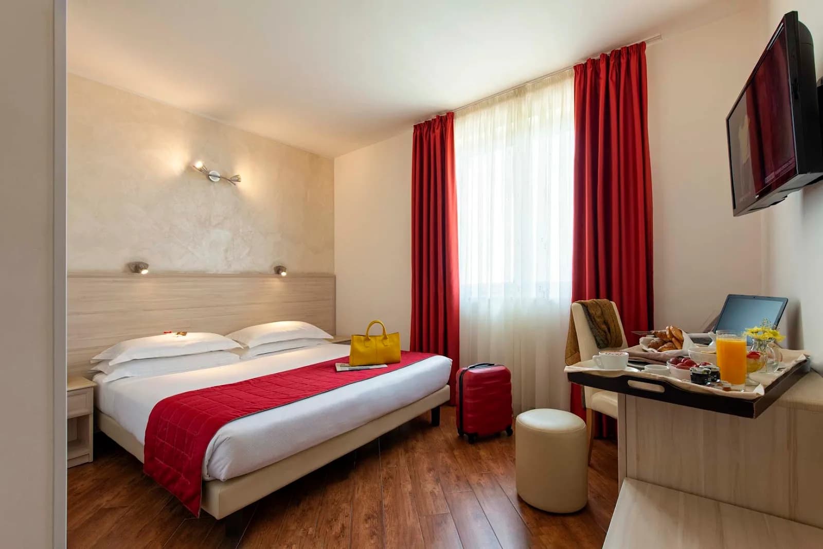 Simon Hotel Pomezia