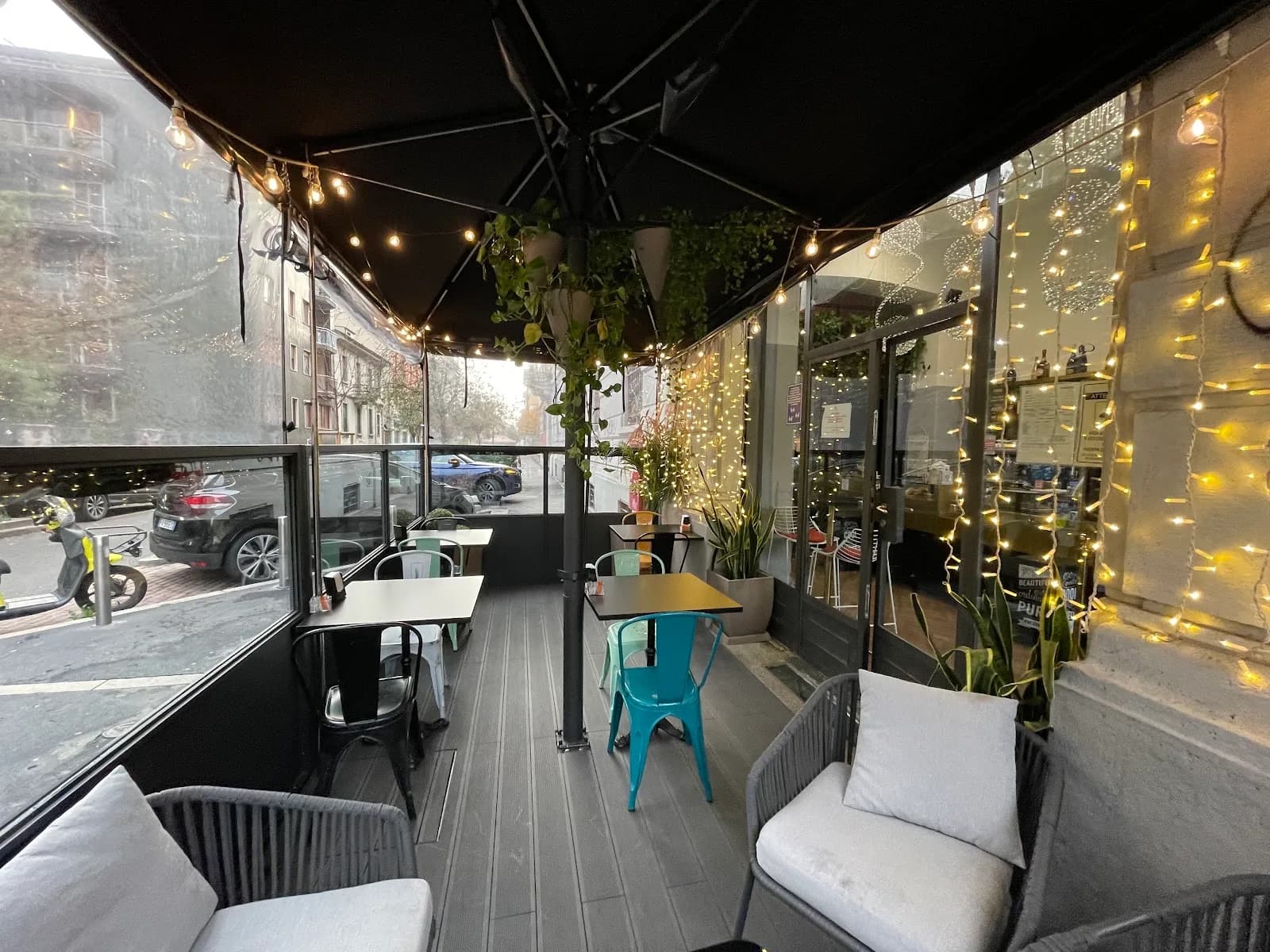 Vinthiages Cafe