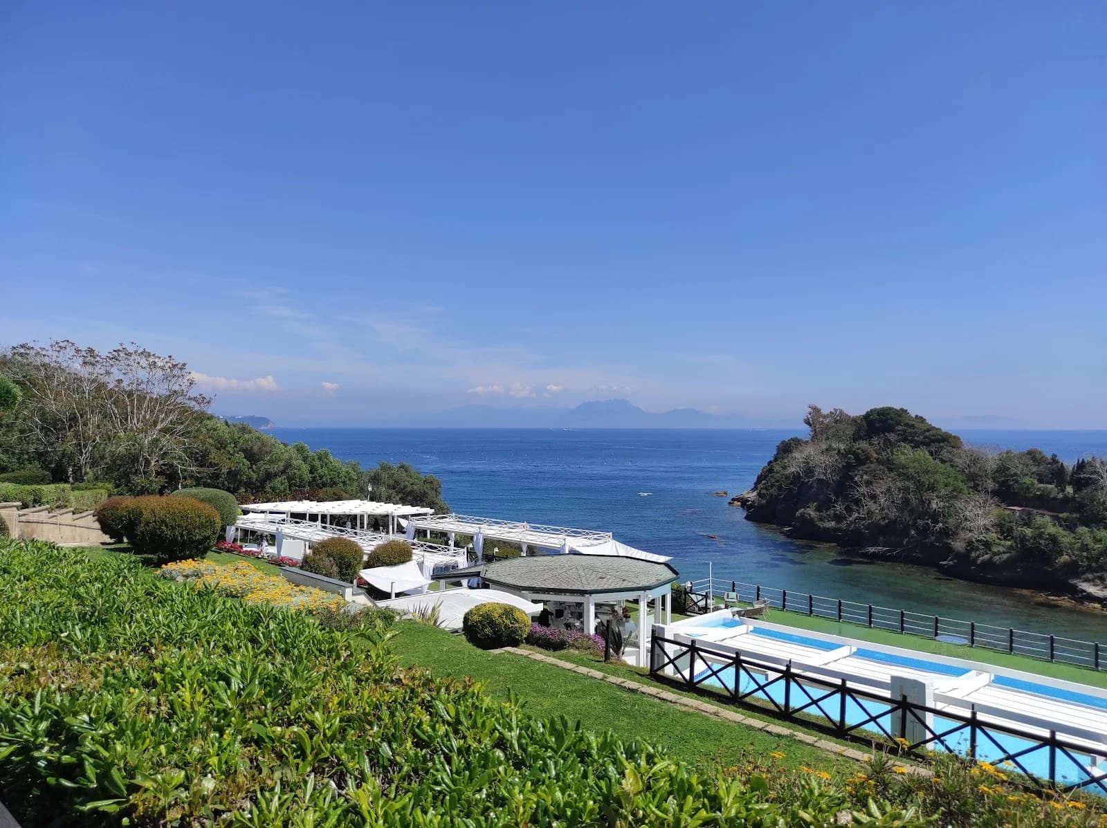 Villa Mirabilis