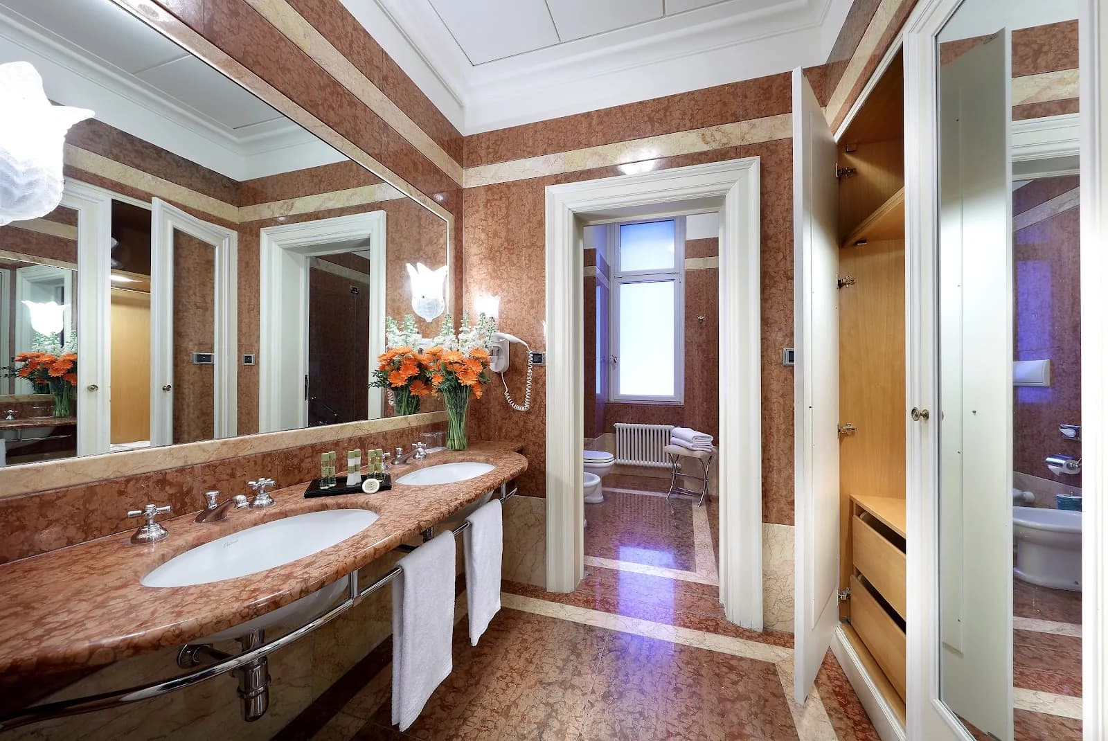 Hotel Excelsior