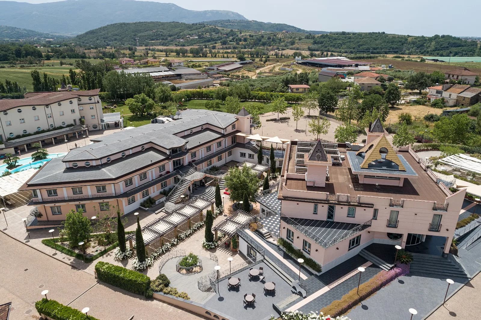 L’Araba Fenice Wedding Hotel