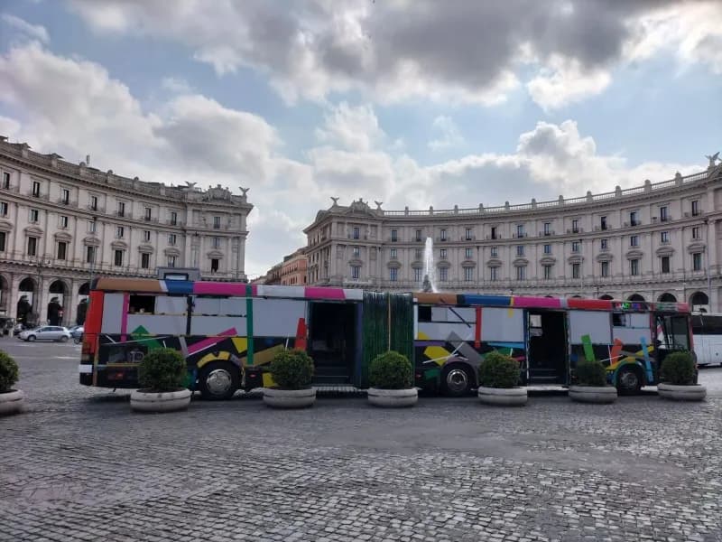 Fashion Bus