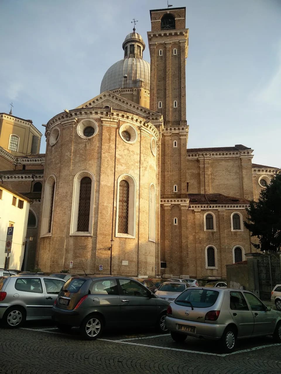 Dietroduomo