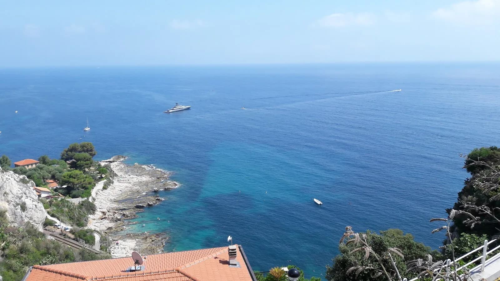La Spiaggetta Dei Balzi Rossi