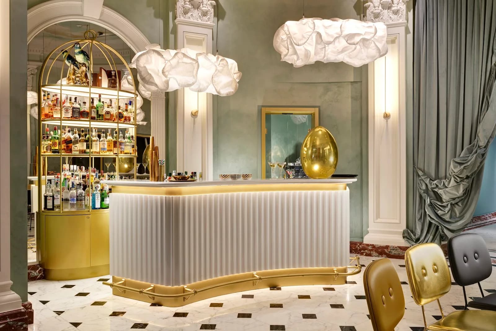 Leons Place Hotel