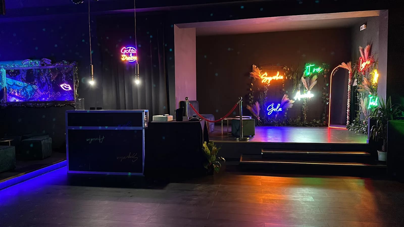 Velvet Luxury Club